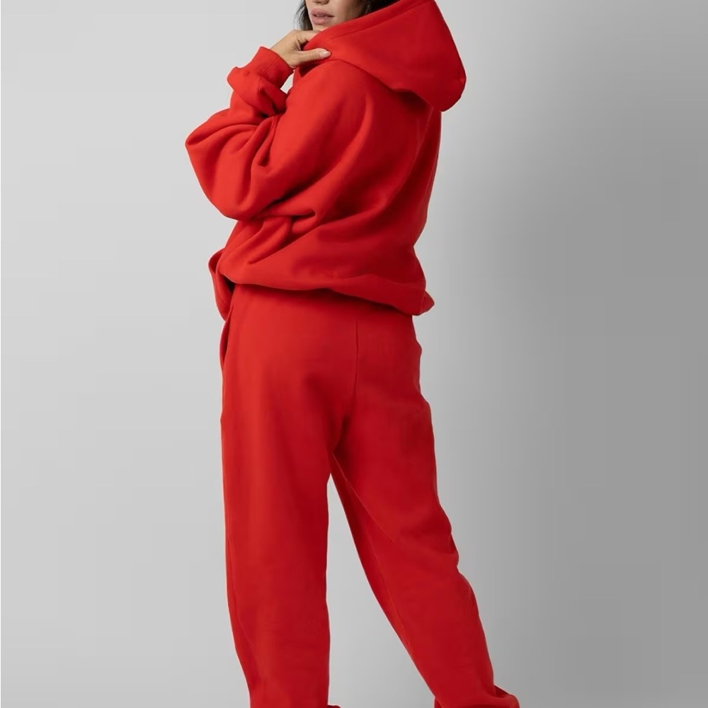 Comfrt clothing Unisex sweatsuit Red Hoodie and Pants Set. Brand new with tags